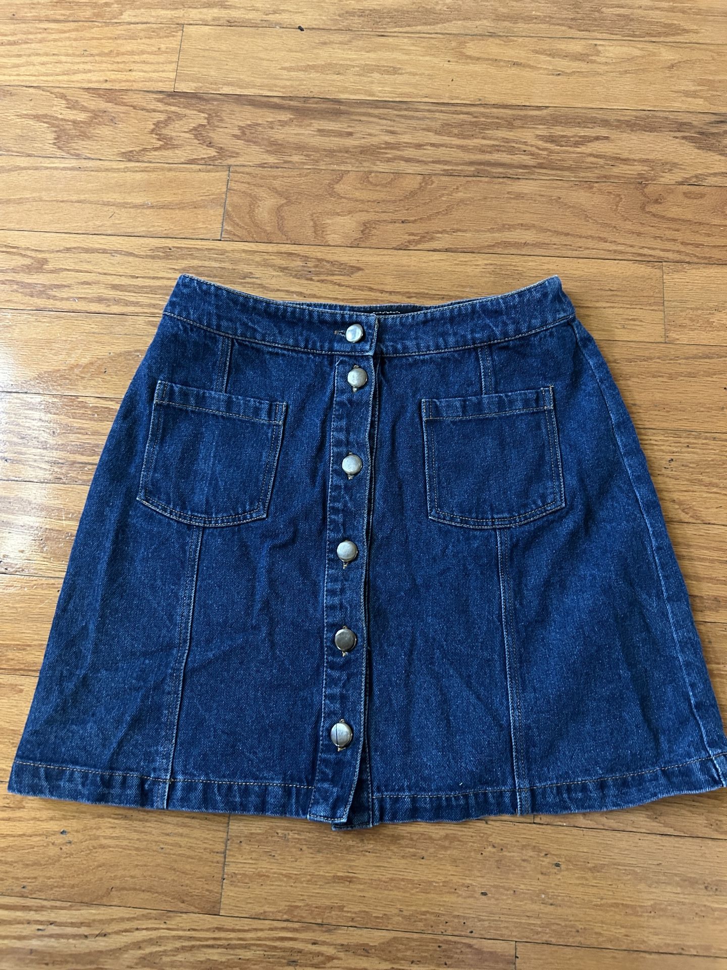 Like new women denim skirt size S