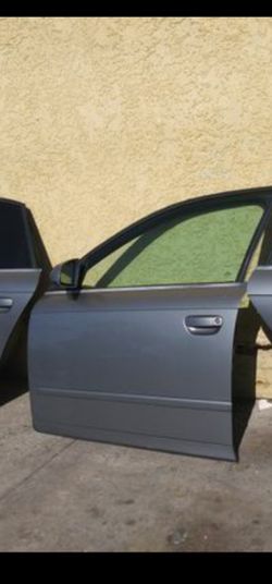 2005.5 to 2008 A4 B7 Sedan & Wagon Complete Doors (only front passenger door has a dent doesn't affect door functions all other are near perfect)