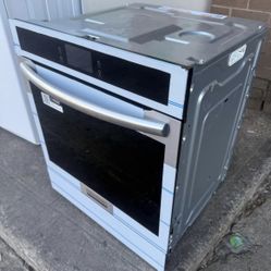 Frigidaire Gallery 24 in. Single Electric Wall Oven Self-Cleaning with Air Fry, Steam Bake and True