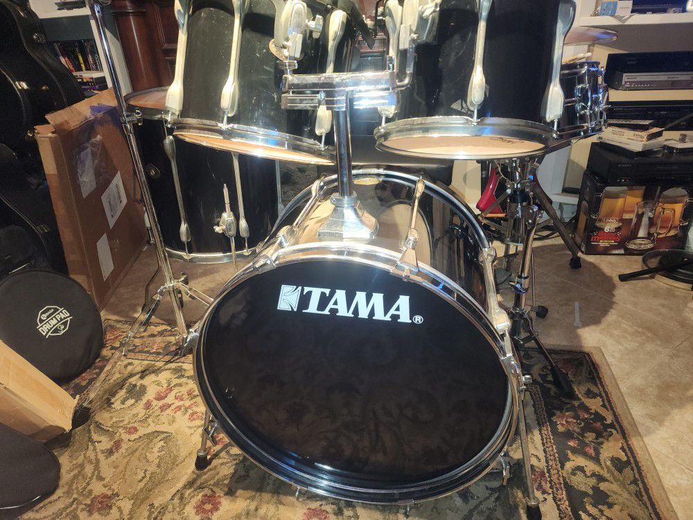 Complete TAMA Rockstar Drum Set W Cymbals 