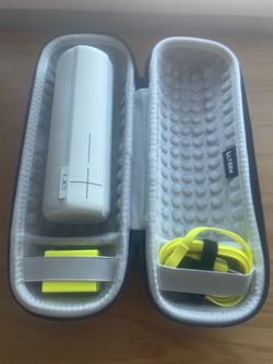 UE Boom Bluetooth Speaker with Case and Cable