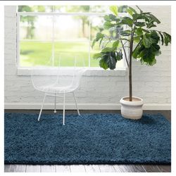 10 X 13 rug blue color brand new for sale