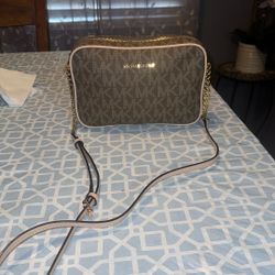 Michael Kors bag Jet Set Large East West Saffiano Leather Crossbody Good 👍🏻 Casi Nueva 
