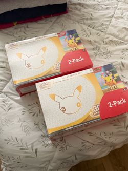 Pokémon TCG 30th Celebration Costco Exclusive ETB + Booster Bundle New