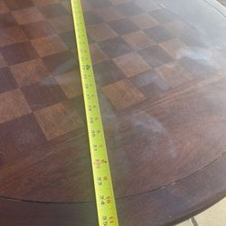 Round Table And 4 Stools!