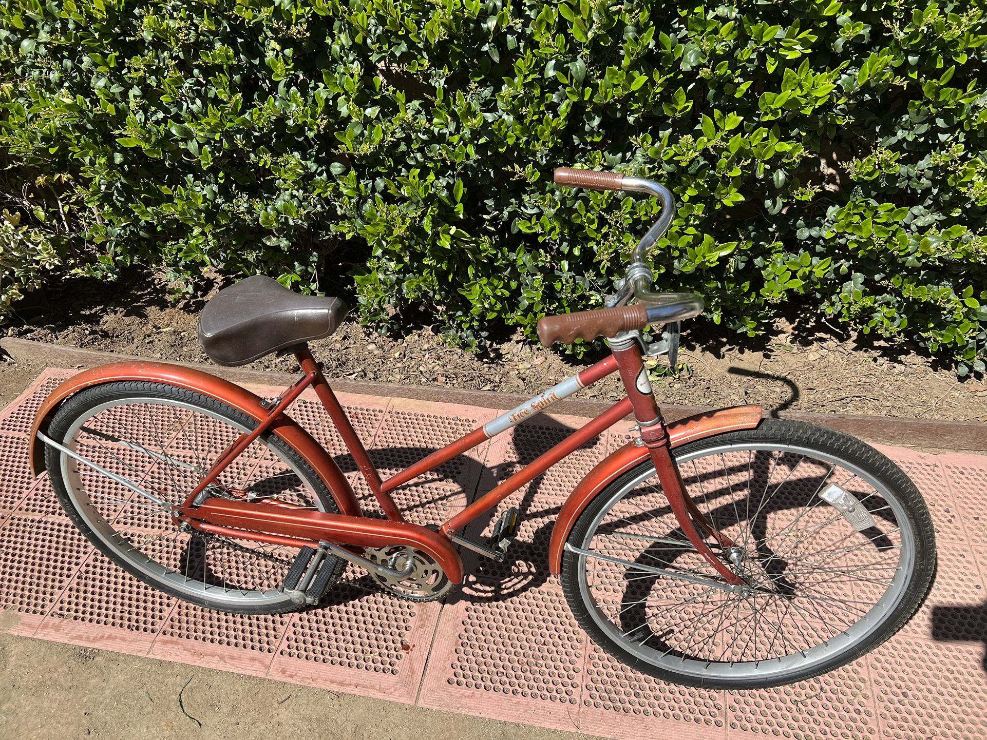 Vintage 1960's Free Spirit 26” Cruiser Collector's Bike