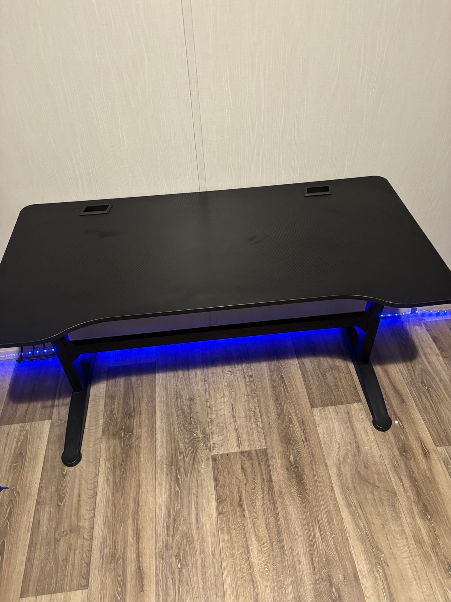 Black Desk 