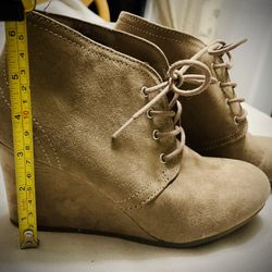 Arizona Brand Wedge Boots