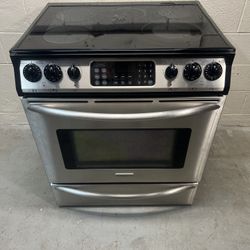 Frigidaire Range w Warming Drawer & Convection 