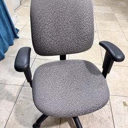 4 Office Chairs Like New