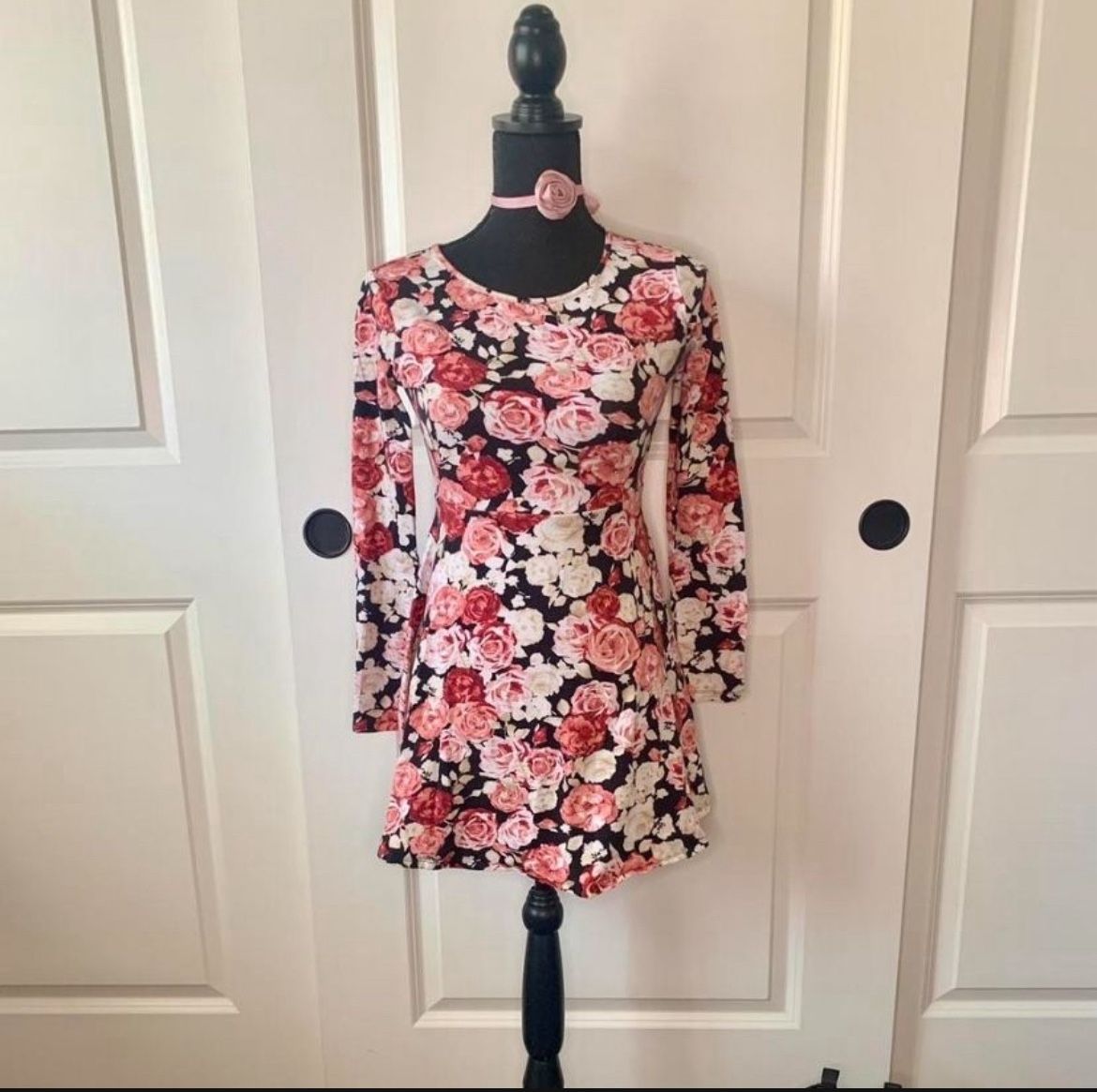Blush Rose Mini Dress 🩷