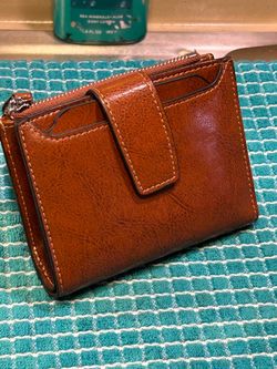 NEW! Luxe Lavemi brown bifold leather wallet featuring RFID blocking technology