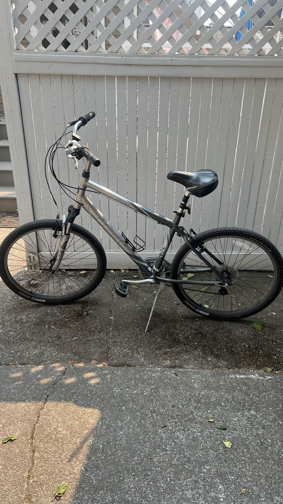 Trek Navigator 200 Cruiser Bike for Sale in Seattle, WA - OfferUp