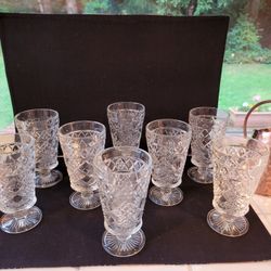 Vintage 1960 Glassware 8 Count.