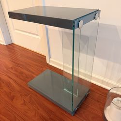 Modern Glass End Table / Side Table