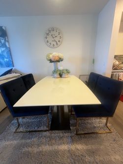 : Luxury Modern Dining Table + 4 Navy Velvet Gold Chairs – Excellent Condition