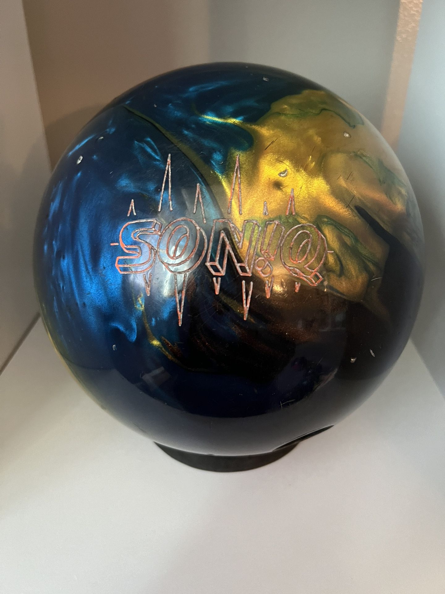 Storm SonIQ Bowling Ball