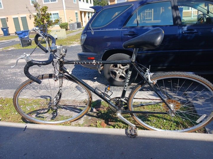 Schwinn WOELD SPORT ROAD BIKE 