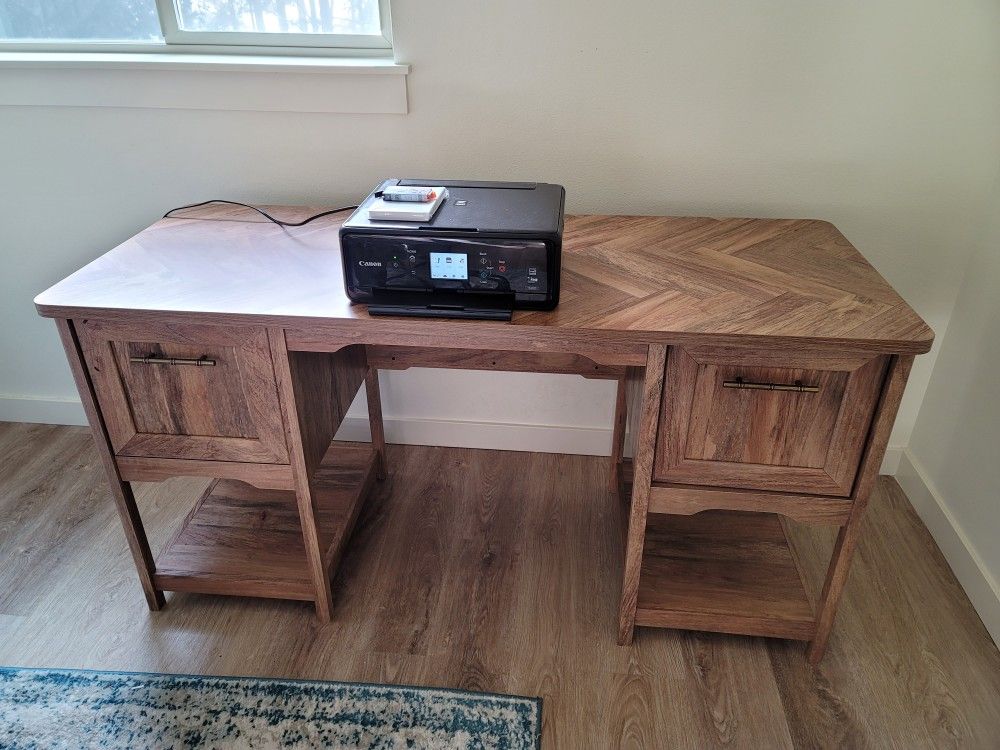 Desk & Canon PIXMA Printer