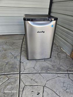 Damby mini Refrigerator