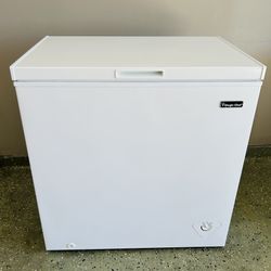 Magic Chef 7.0 cu. ft. Chest Freezer in White - Deep Freeze - Like New! - MAKE OFFER!