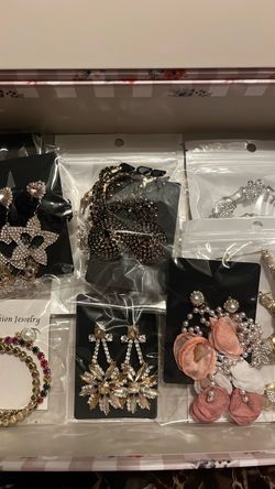 Mystery jewelry box