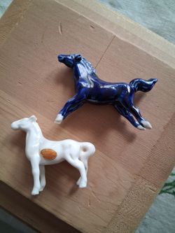 Vintage Japan Miniature set of Ceramic Horses