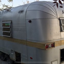 Streamline Duke 25’ Storage Trailer Gutted Project 