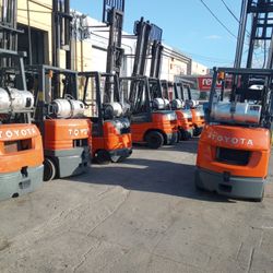 Forklifts/Montacargas