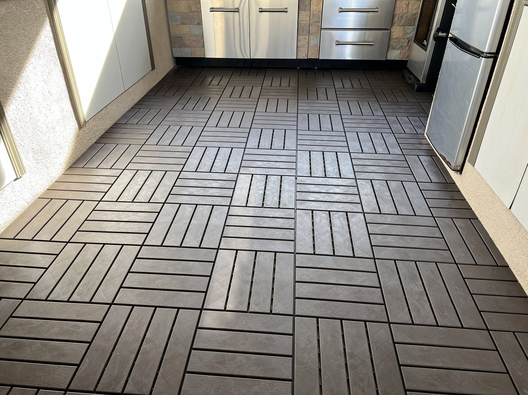 NEW IN BOX 27 PCS 27 Square Feet Plastic Interlocking Deck 12x12 Inch