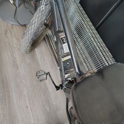 Electric bike Goes up Too 40 miles 