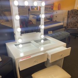 White Makeup Vanity w/Lights and USB and Stool