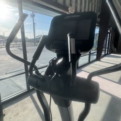 Life Fitness Elliptical Machine
