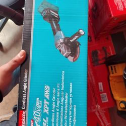 Makita Grinder 40v Kit 