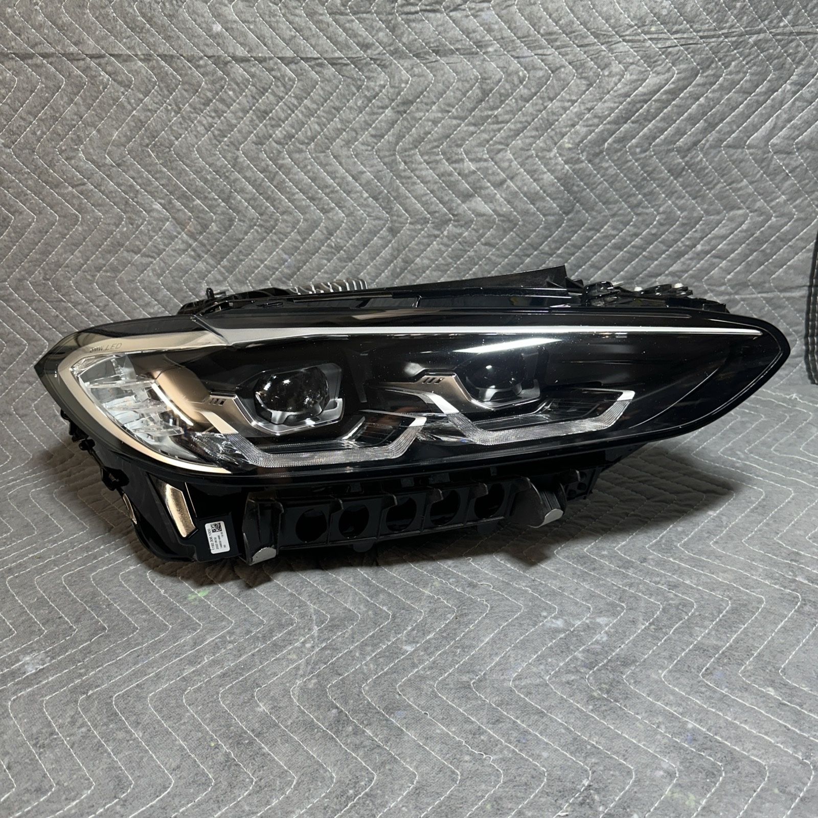 2022-2024 BMW i4 GRAN COUPE G26 RIGHT PASSENGER SIDE SATIN CHROME LED HEAD LIGHT