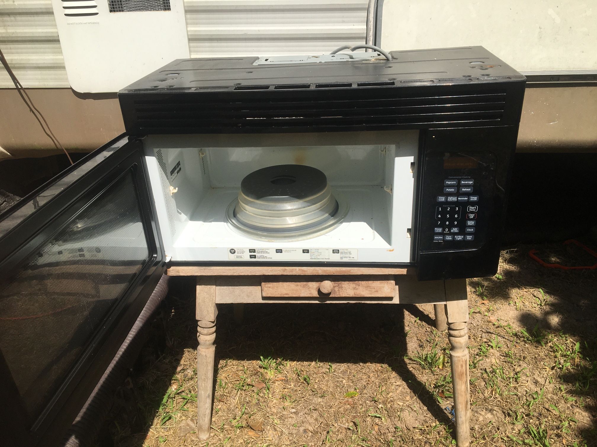 GE Above Range Microwave Oven With Light And Vents