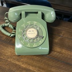 Antique Telephone 