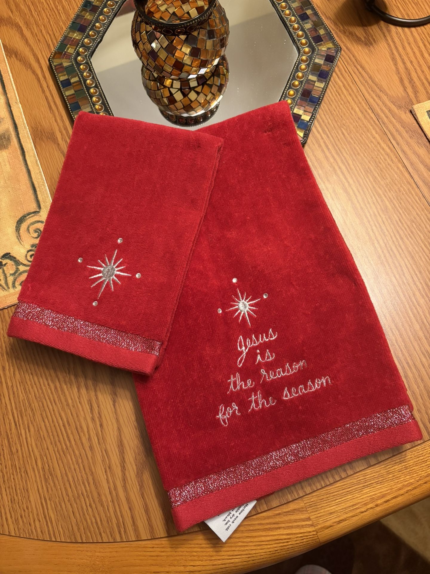 Beautiful Red Hand And Finger Towels NEW