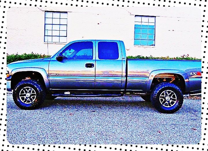 ֆ12OO 4WD Chevrolet SIlverado 4WD