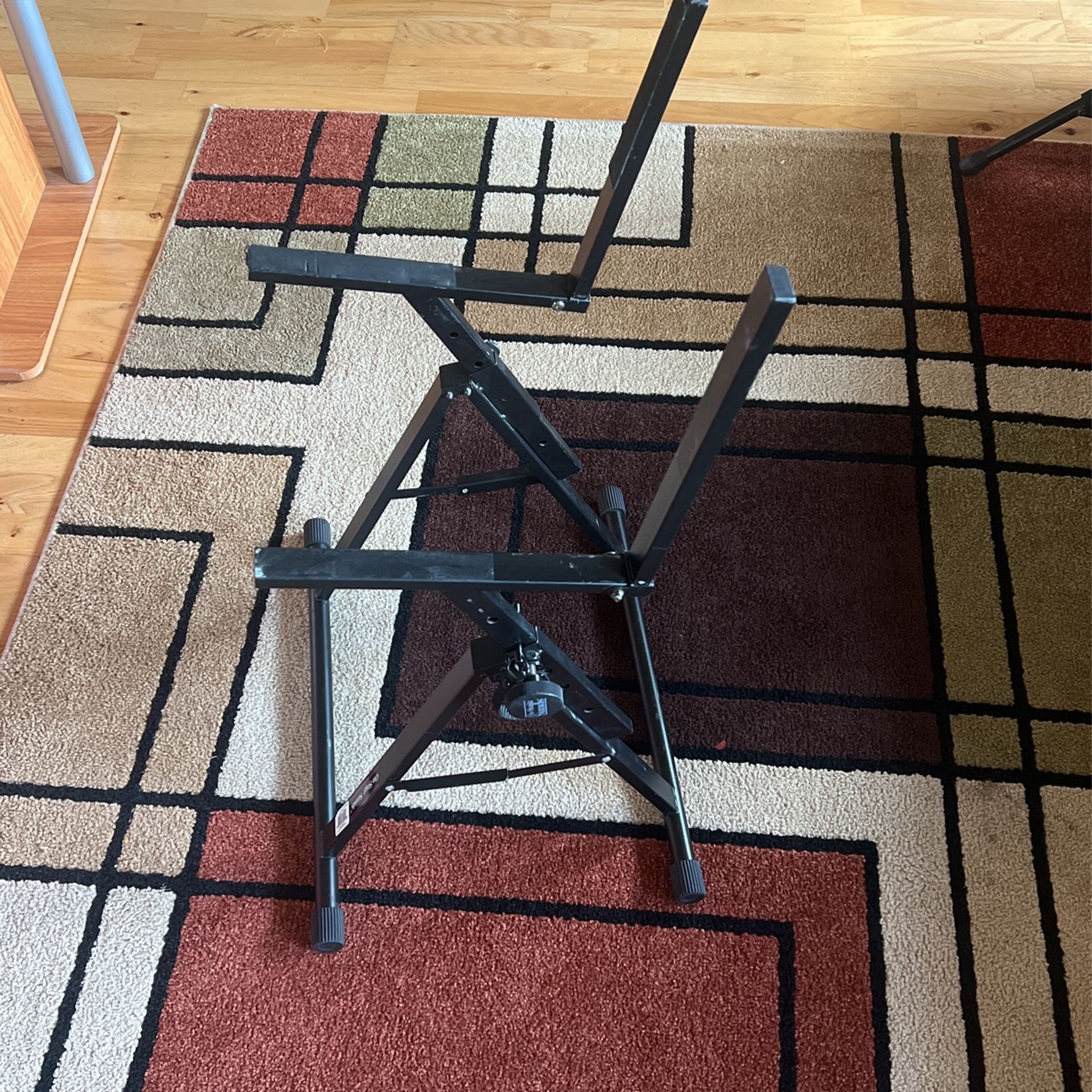 Amplifier Stand
