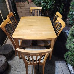 6 Chairs Wood Dining Table. Expandable