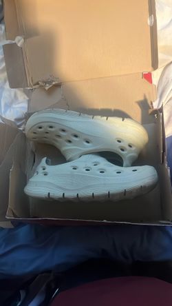 Skechers Go Foam Size 8.5