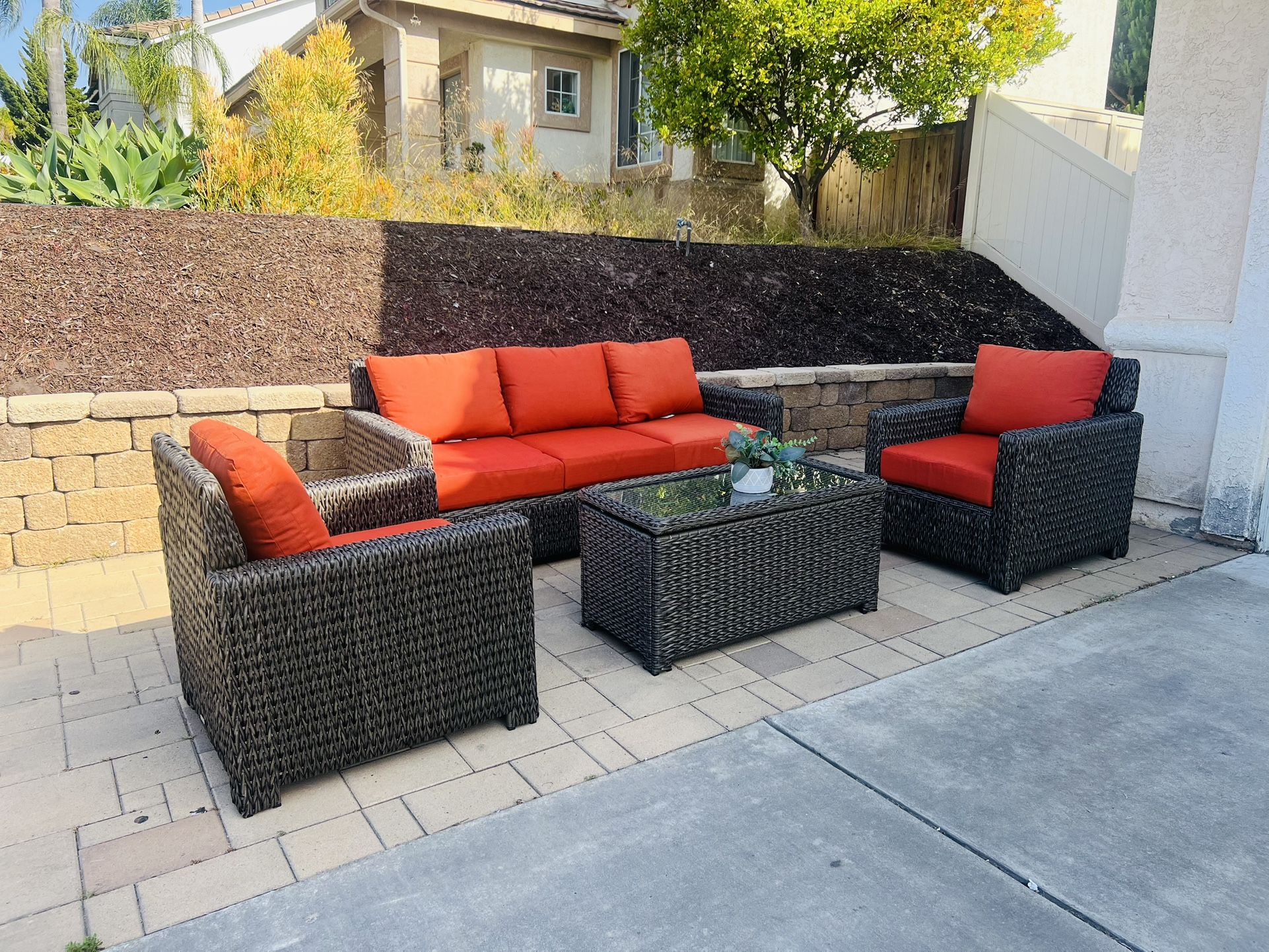 Beautiful 🤩 patio furniture set in like new conditions from Hampton Bay