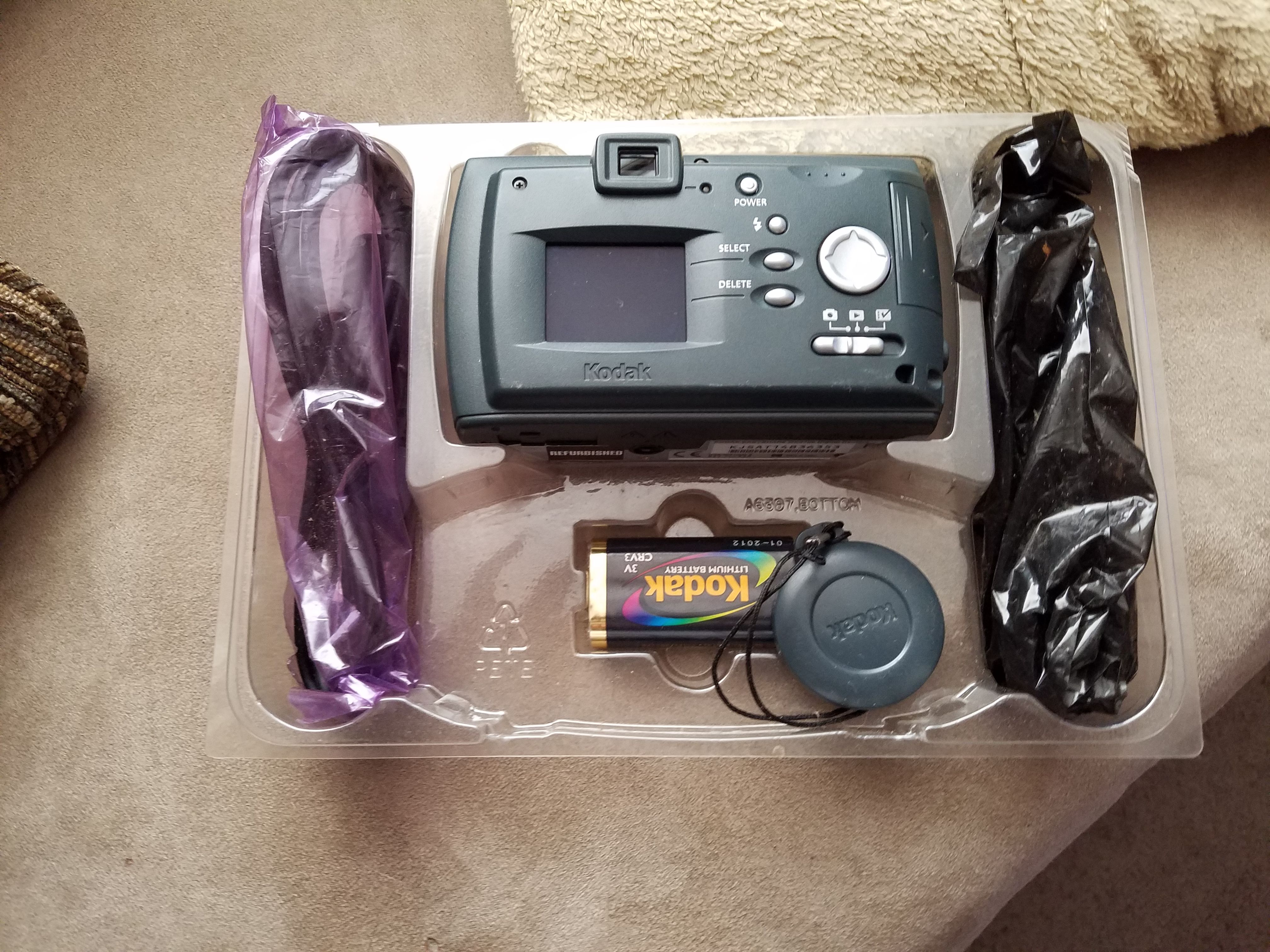 Kodak DX3700 EasyShare 3MP Digital Camera