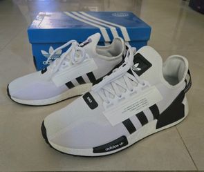 LIKE NEW Adidas Men's NMD R1 V2 size 11