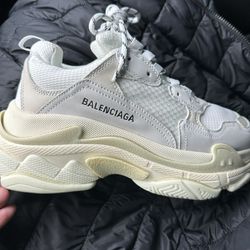 Kræft stenografi Arab Balenciaga Triple S (Size 38) Only A Few Pairs Left!!! for Sale in Gardena,  CA - OfferUp