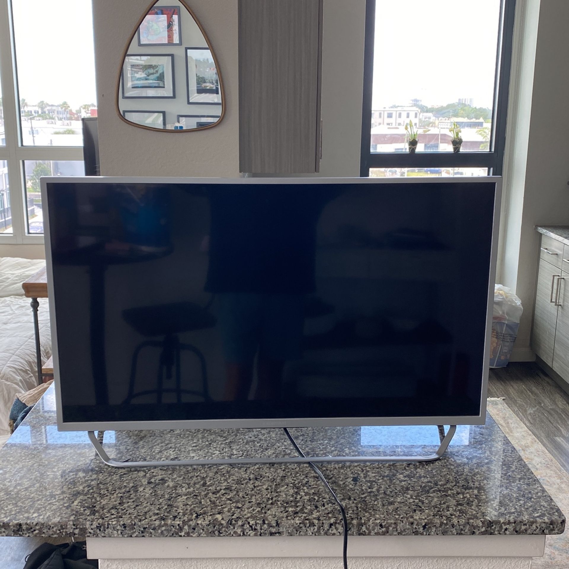 36’ Flatscreen TV