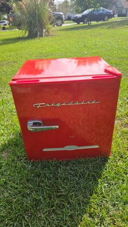 Frigidaire mini fridge
