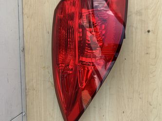 Toyota Corolla 2017 2018 2019 Tail Light Driver Side Used Oem