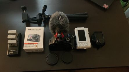 LOOKING TO TRADE FOR SONY ZV-E10 CAMREA